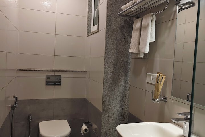 Room 53 of 85