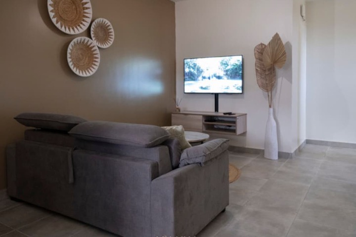 Room 10 of 14