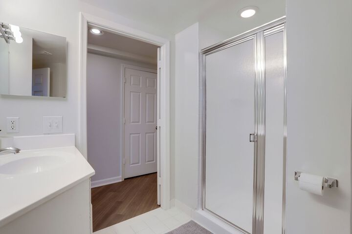 Room 45 of 195