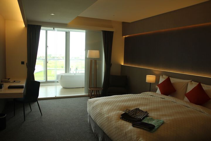 Room 12 of 41