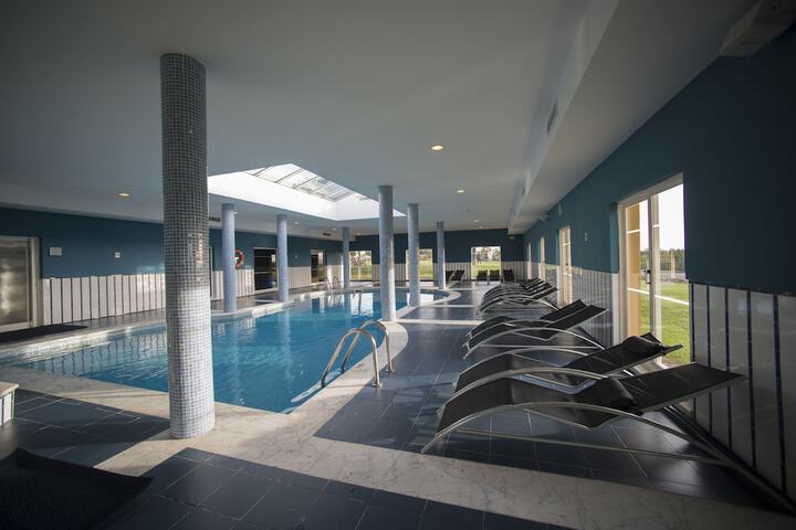 Pool Hotel