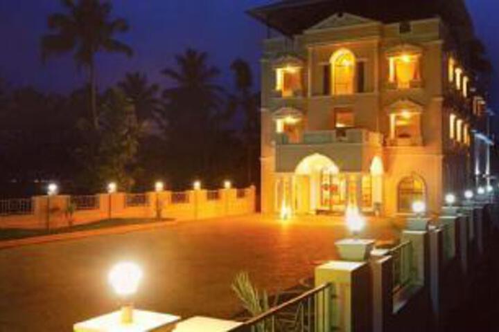 Hotel Elegance Perumbavoor