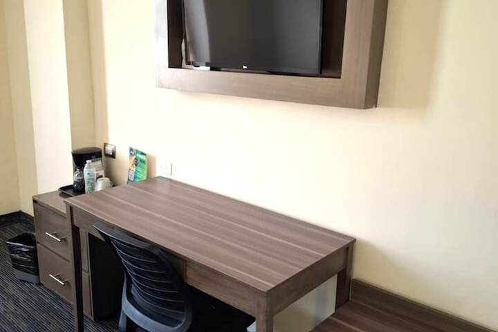 Room 11 of 25