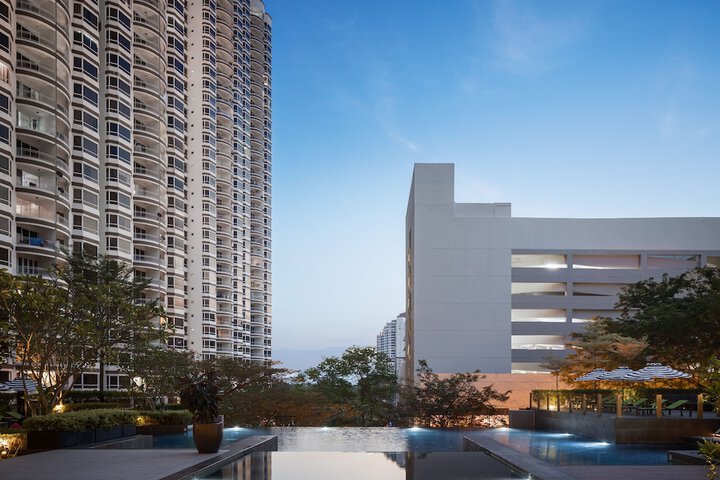 Pools & Facilities
