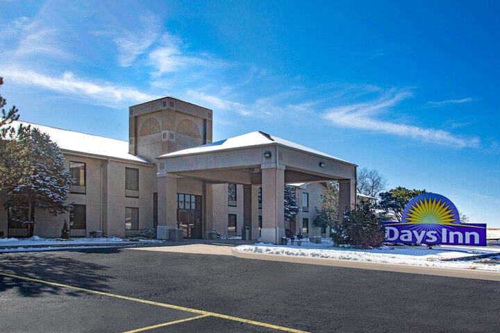 Days Inn & Suites by Wyndham Cuba