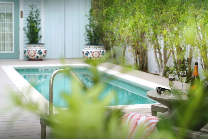 Hotel with Pool