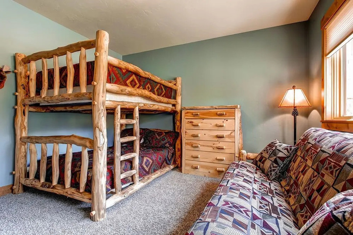 Room 6 of 21