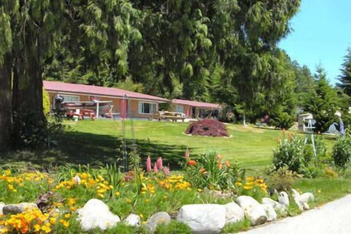 Seaside Villa Motel & RV Park in Powell River, BC