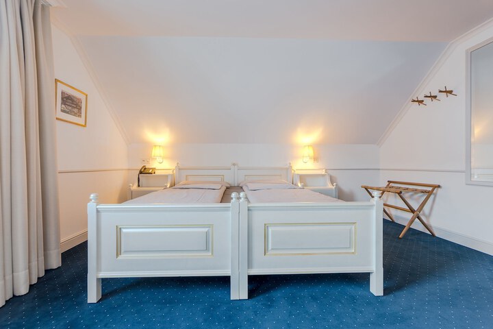 Room 9 of 49