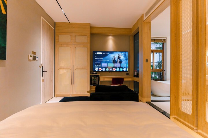 Room 28 of 74