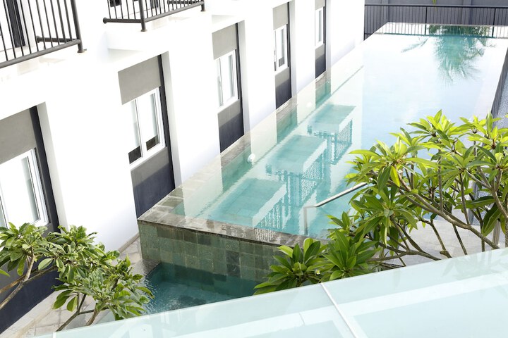 Pools & Facilities