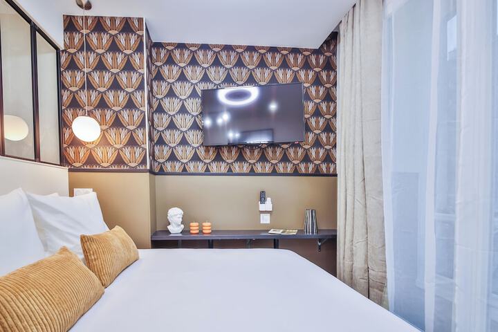 Room 18 of 116