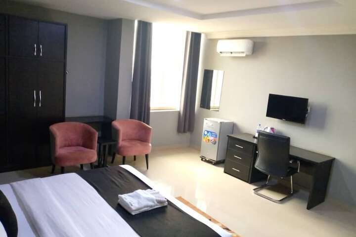 Room 3 of 11