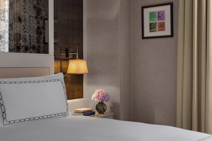 Room 25 of 103