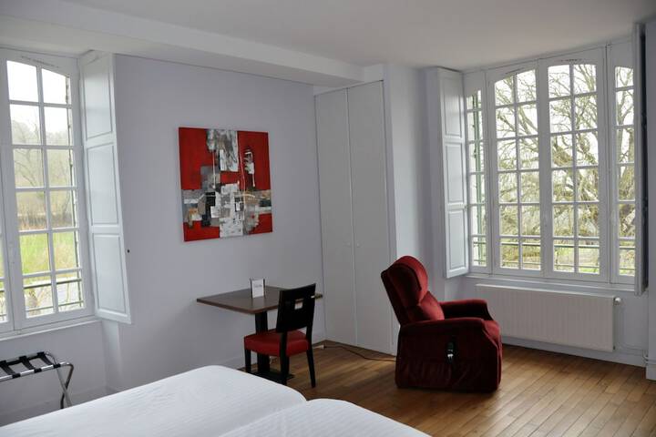 Room 11 of 36