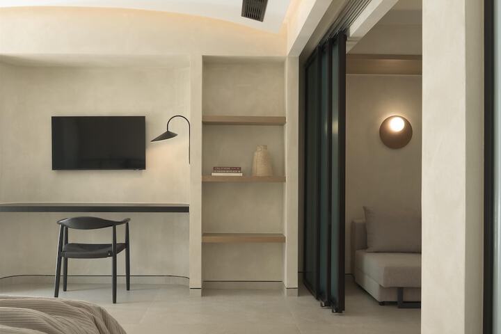 Room 106 of 357