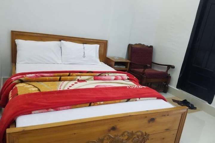 Room 16 of 24