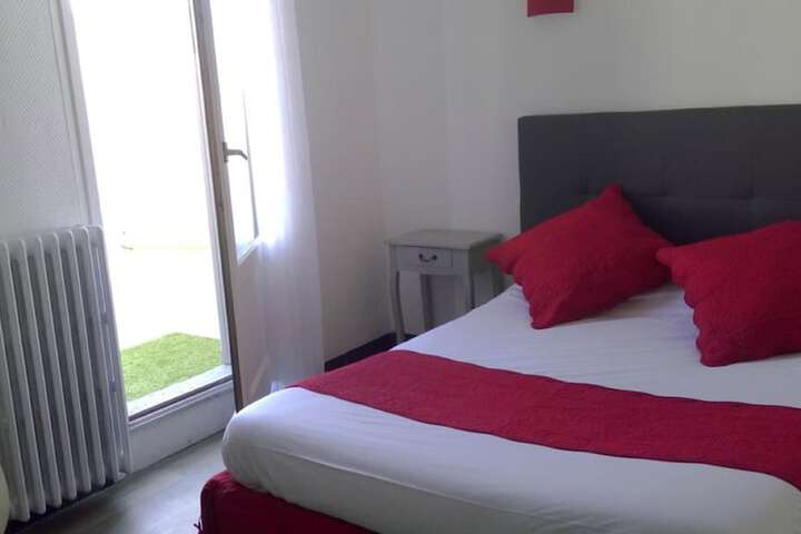 Room 25 of 49