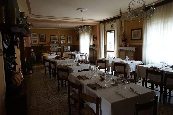 Dining 10 of 10