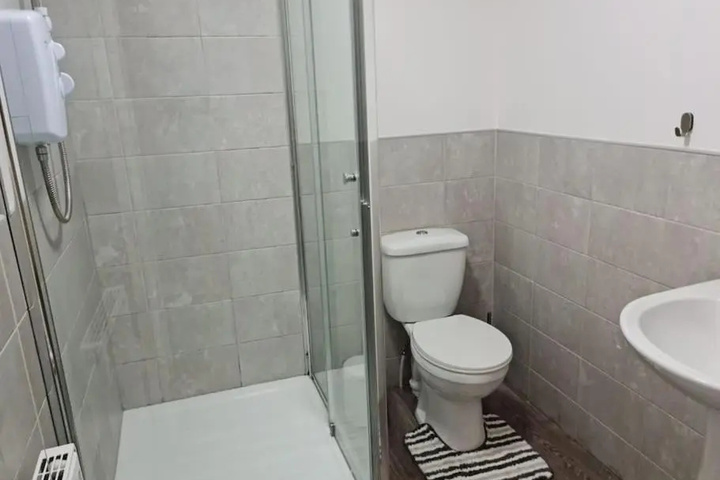 Room 10 of 29