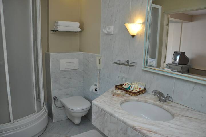 Room 54 of 105