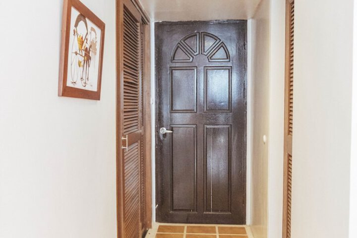 Room 26 of 296