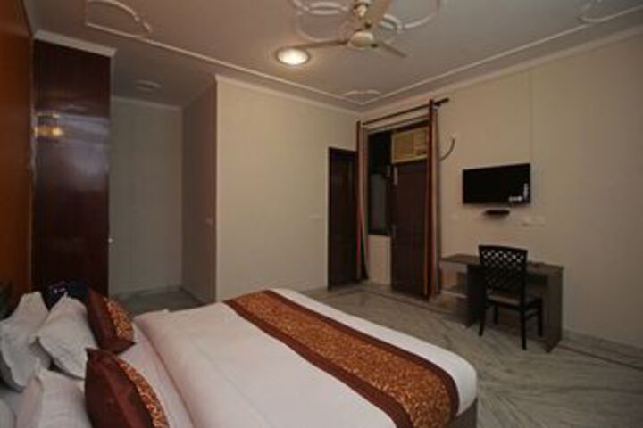 Room 4 of 21