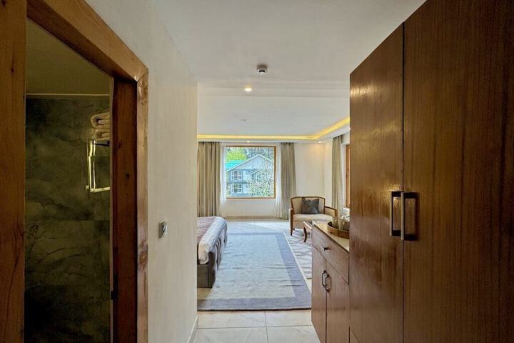 Room 11 of 23