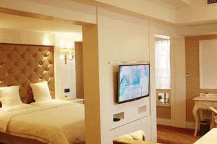Room 2 of 8