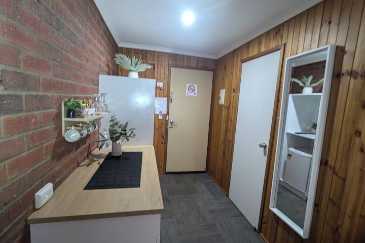 Room 5 of 74