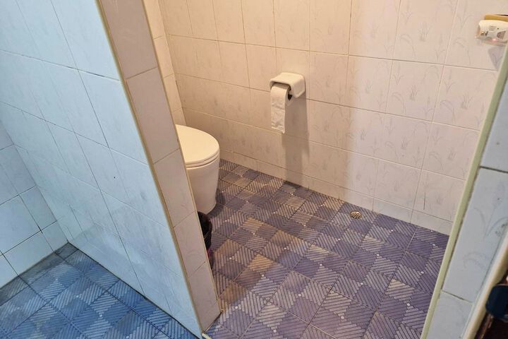 Room 83 of 125