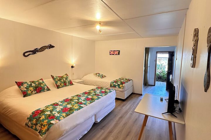 Room 6 of 73