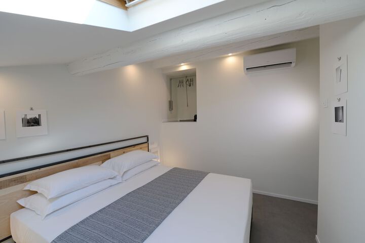 Room 8 of 36