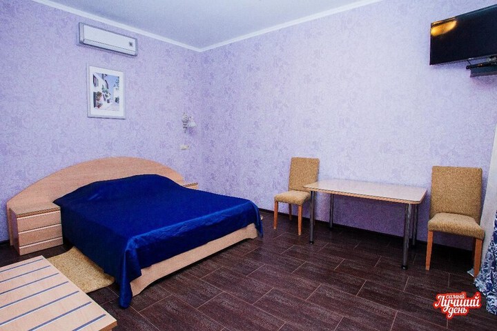 Room 3 of 76