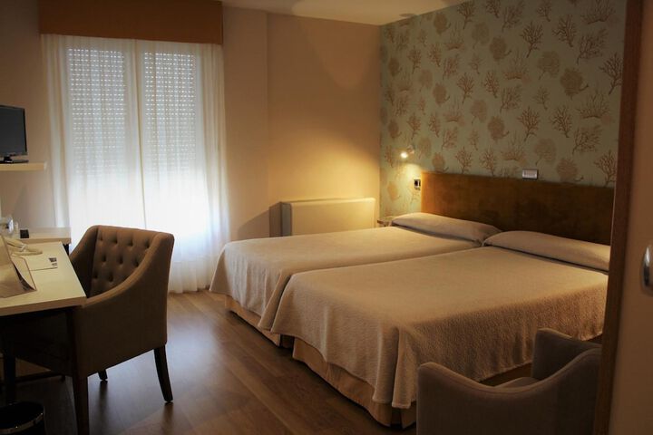 Room 34 of 90