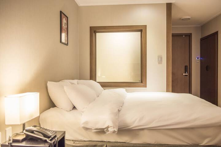 Room 7 of 37