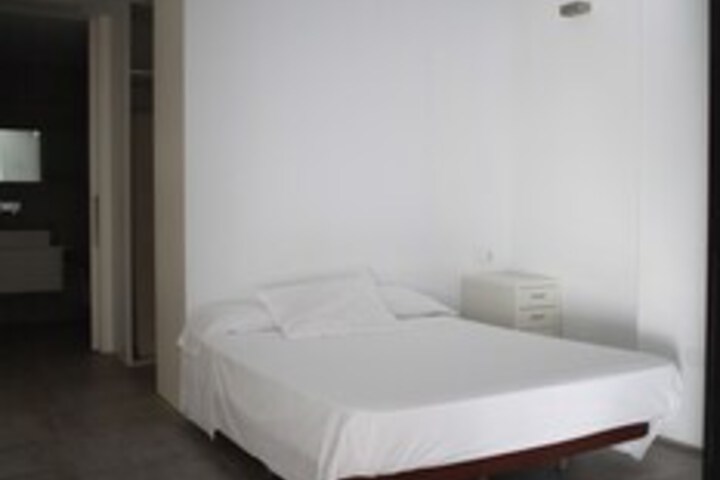 Room 43 of 49