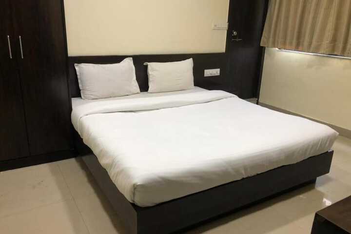 Room 7 of 37