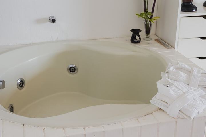Hot Tub 28 of 55