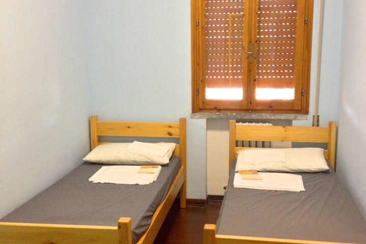 Room 4 of 29