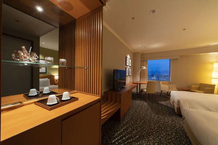 Room 8 of 94