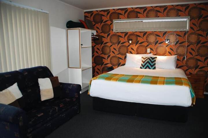 Room 10 of 46