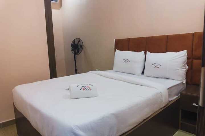 Room 6 of 26