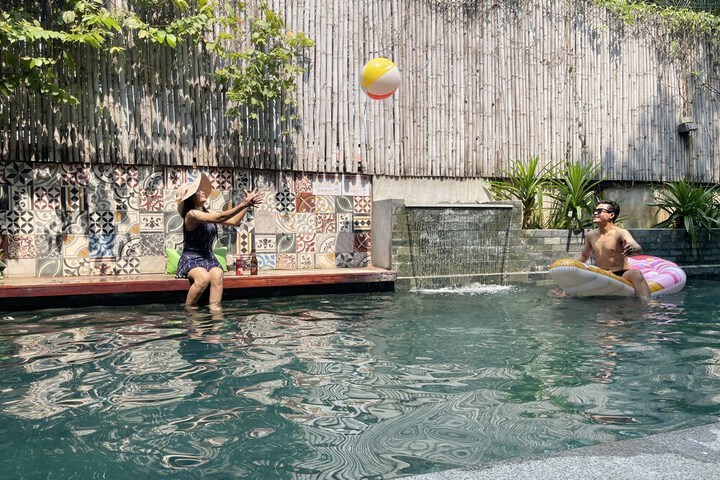 Pool 56 of 83