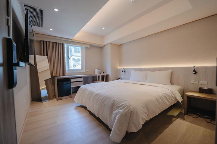 Room 15 of 37