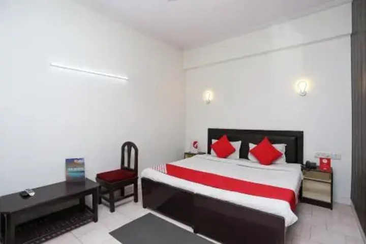 Room 2 of 8