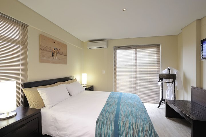 Room 5 of 107