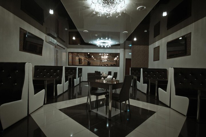 Dining 4 of 20