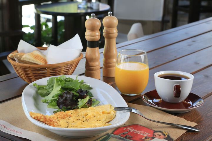 Breakfast/Coffee Service 69 of 80