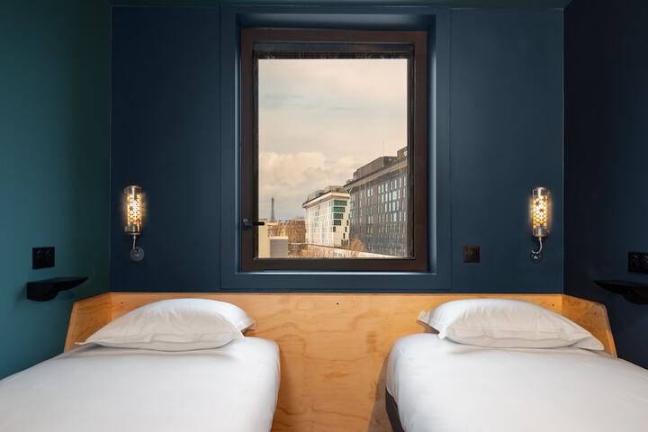 Room 17 of 42